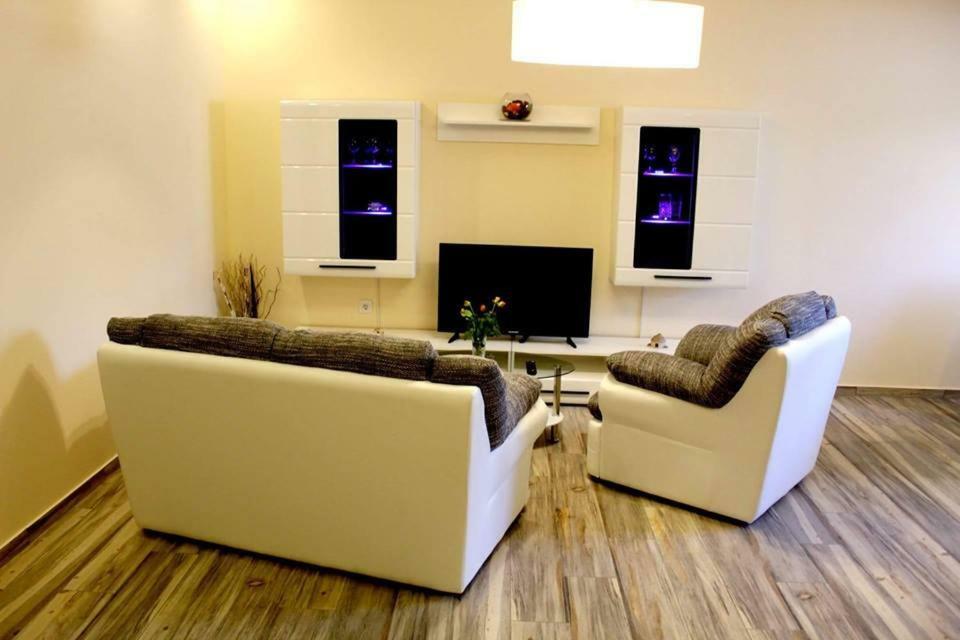 Apartments Klaudija Πούλα Εξωτερικό φωτογραφία