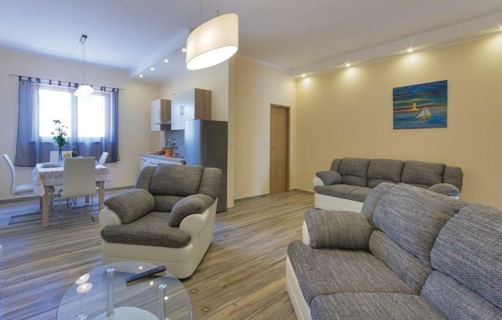 Apartments Klaudija Πούλα Εξωτερικό φωτογραφία